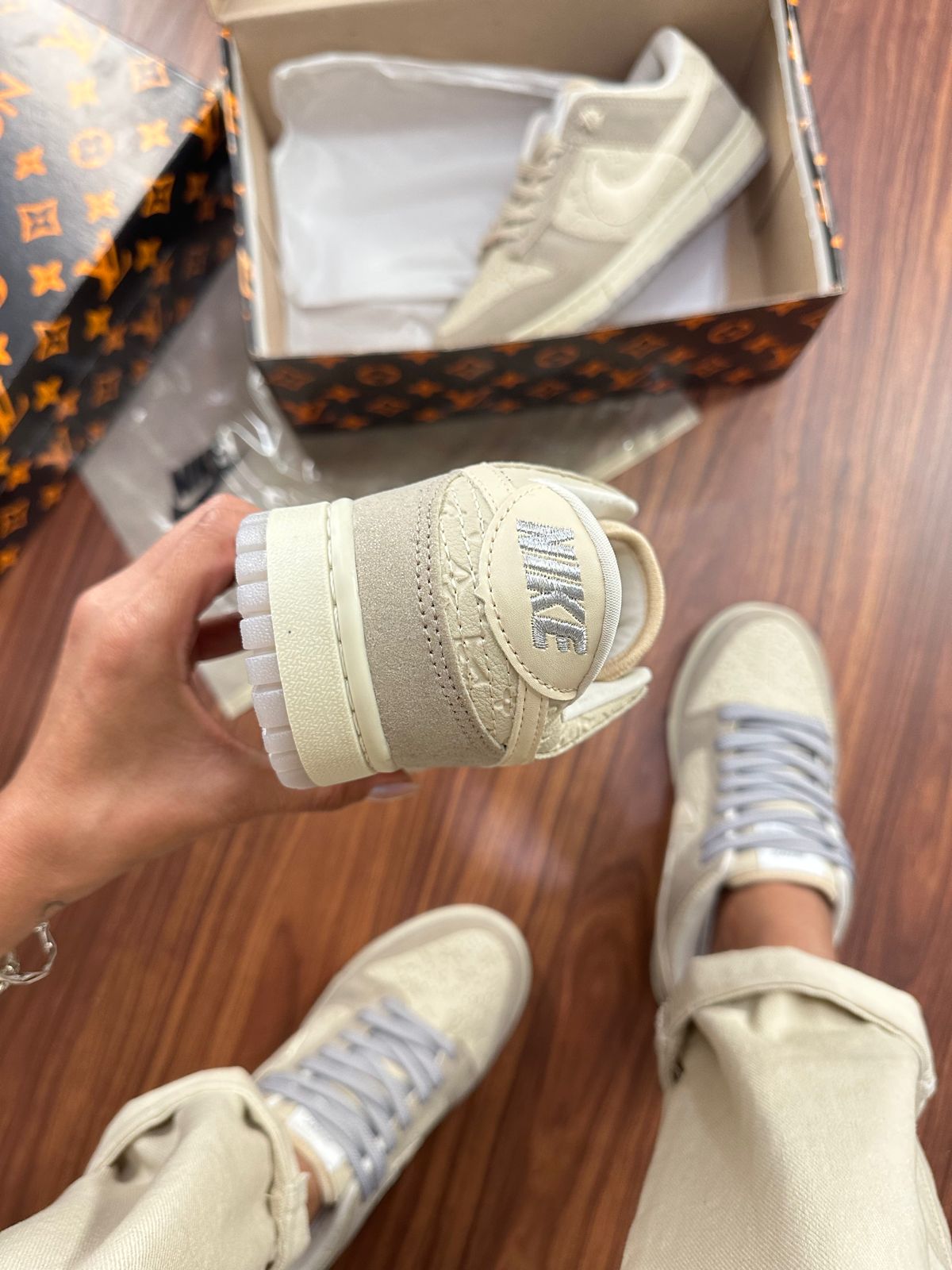 Dunk x Lv (Feminino)